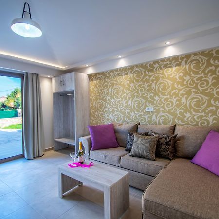 לגאנאס Paradise Apartments מראה חיצוני תמונה