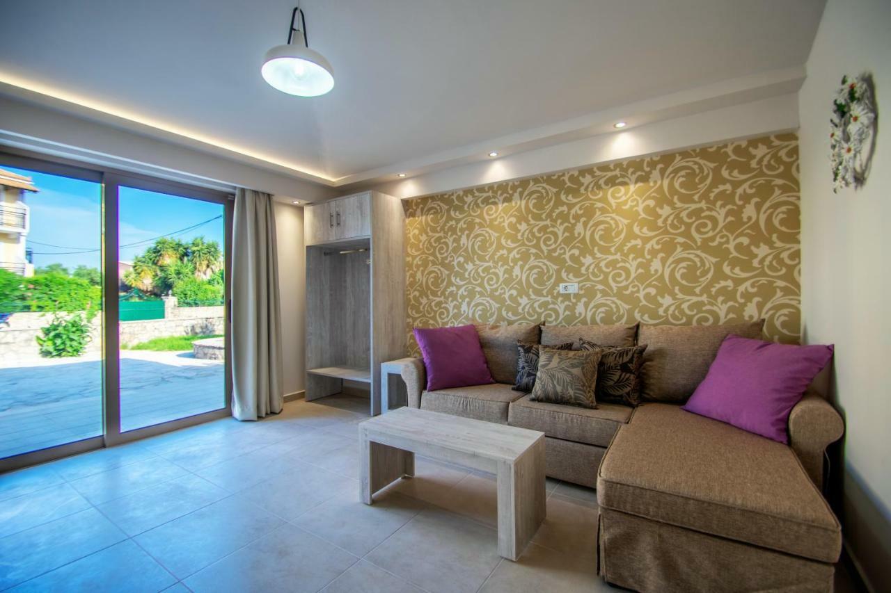 לגאנאס Paradise Apartments מראה חיצוני תמונה